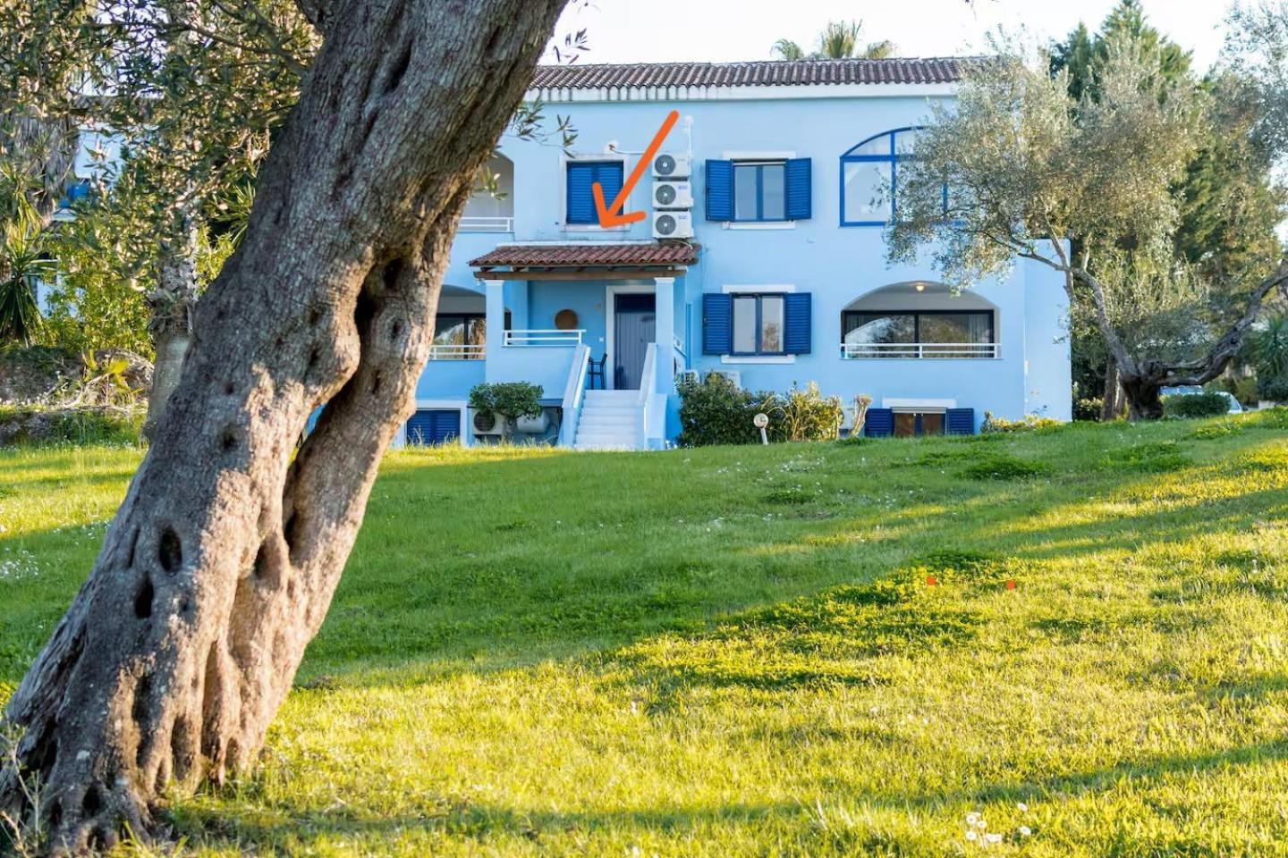 Blue & White Velvet 20M From The Beach Danilia Exterior foto